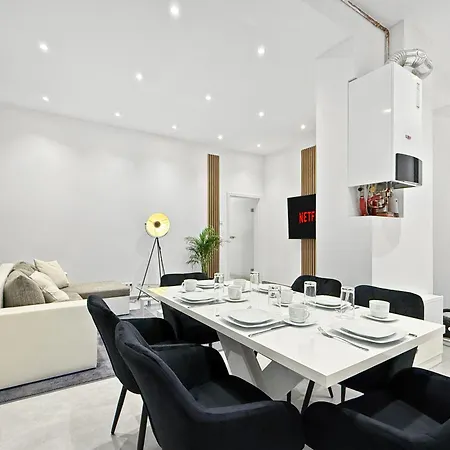 Premium Mit Balkon Und 3 Br *