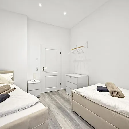 Premium Mit Balkon Und 3 Br