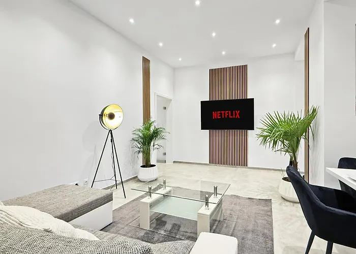 Premium Mit Balkon Und 3 Br 公寓 *