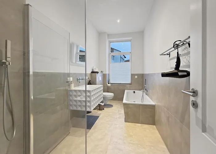 Premium Mit Balkon Und 3 Br