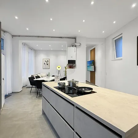 Premium Mit Balkon Und 3 Br * ハノーファー