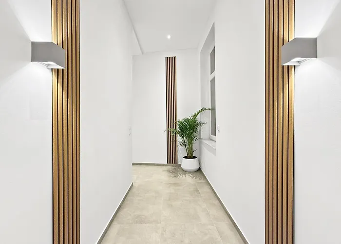 Premium Mit Balkon Und 3 Br Hanóver