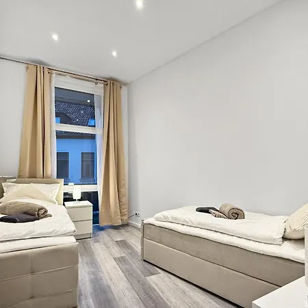 Premium Mit Balkon Und 3 Br