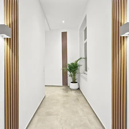 Premium Mit Balkon Und 3 Br Hannover