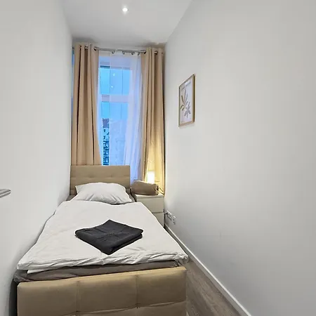 Premium Mit Balkon Und 3 Br * Hannover